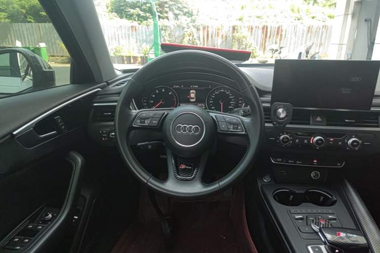 Used Audi A4L 2018 30th Anniversary Edition 40 TFSI Trendy Model Steering Wheel