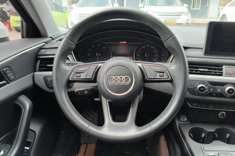 Used Audi A4L 2018 30th Anniversary Edition 40 TFSI Trendy Model Steering Wheel