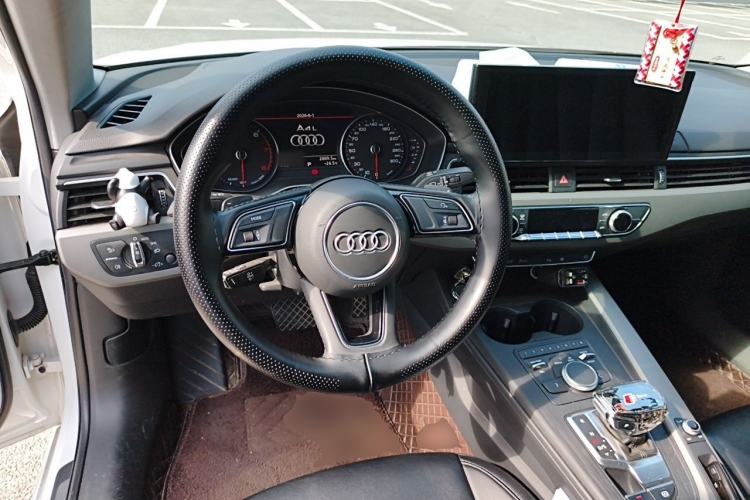 Used Audi A4L 2018 30th Anniversary Edition 40 TFSI Fashion Model Steering Wheel