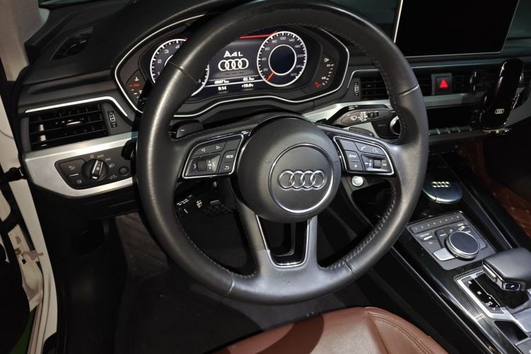 Used Audi A4L 2018 30th Anniversary Edition 40 TFSI Fashion Model Steering Wheel