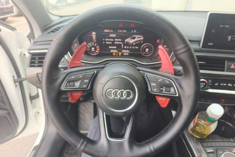 Used Audi A4L 2018 30th Anniversary Edition 40 TFSI Fashion Model Steering Wheel
