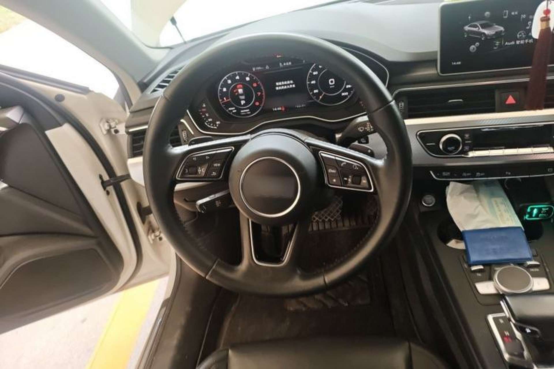 Used Audi A4L 2018 30th Anniversary Edition 40 TFSI Fashion Model Steering Wheel