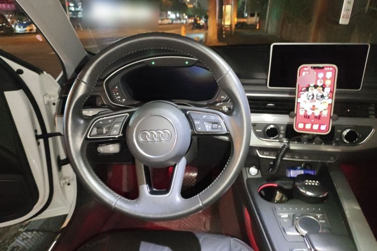 Used Audi A4L 2018 30th Anniversary Edition 40 TFSI Fashion Model Steering Wheel