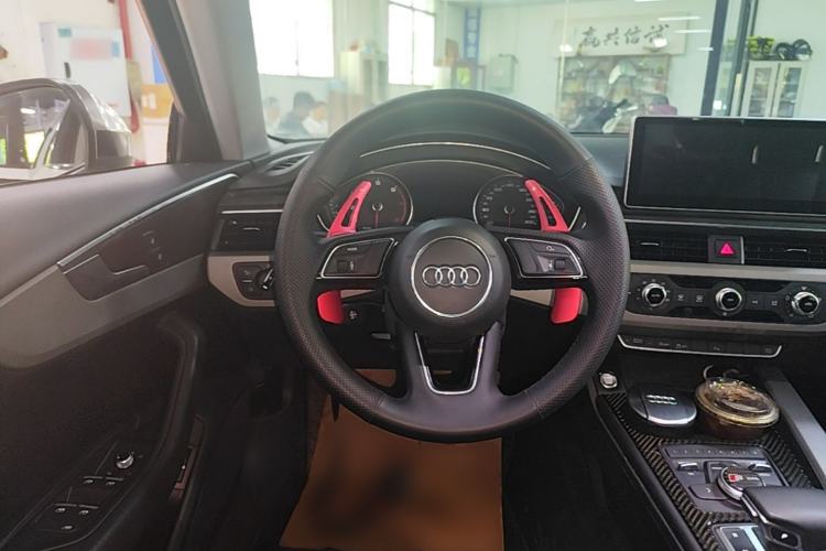 Used Audi A4L 2018 30th Anniversary Edition 40 TFSI Trendy Model Steering Wheel