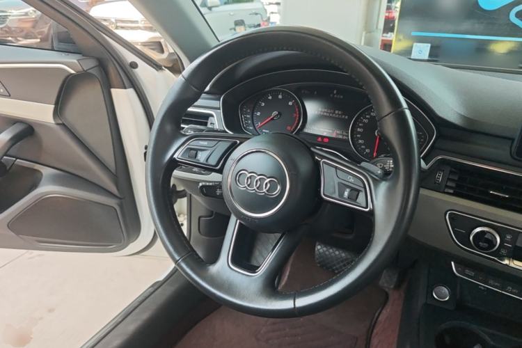 Used Audi A4L 2018 30th Anniversary Edition 40 TFSI Trendy Model Steering Wheel