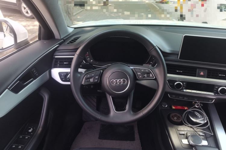 Used Audi A4L 2018 30th Anniversary Edition 40 TFSI Fashion Model Steering Wheel