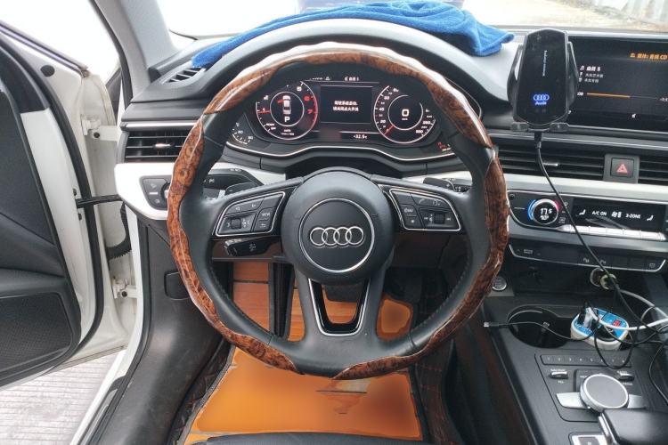 Used Audi A4L 2018 30th Anniversary Edition 40 TFSI Fashion Model Steering Wheel