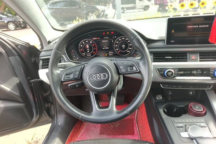 Used Audi A4L 2018 30th Anniversary Edition 40 TFSI Fashion Model Steering Wheel