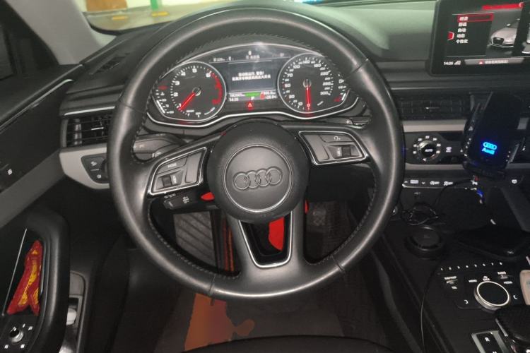 Used Audi A4L 2018 30th Anniversary Edition 40 TFSI Trendy Model Steering Wheel