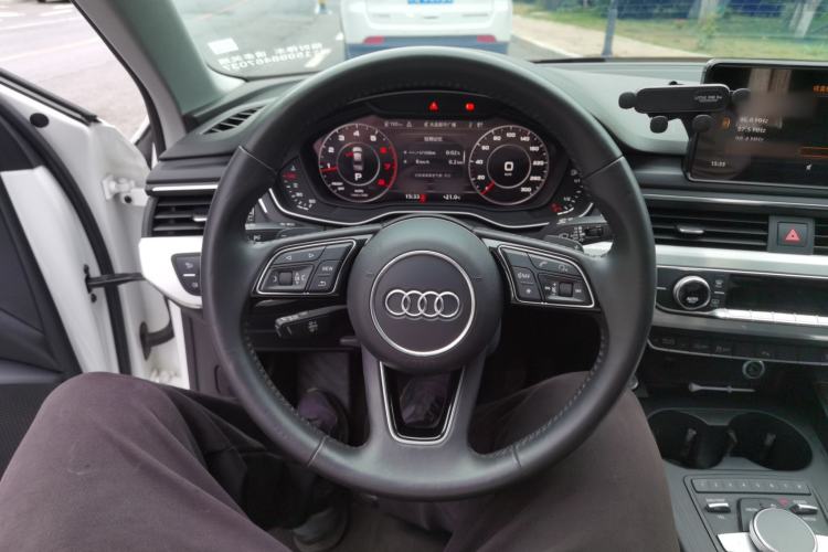 Used Audi A4L 2018 30th Anniversary Edition 40 TFSI Fashion Model Steering Wheel