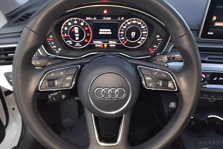 Used Audi A4L 2018 30th Anniversary Edition 40 TFSI Fashion Model Steering Wheel