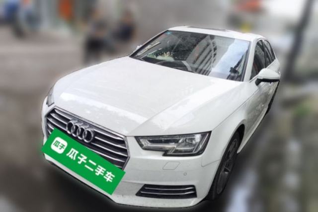 Used Audi A4L Audi A4L 2.0 Automatic (5-seater) with a small sunroof