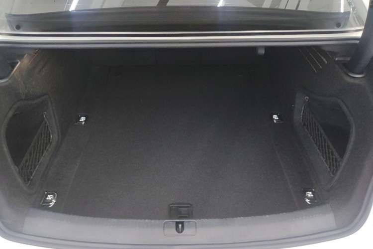 Used Audi A4L 2018 30th Anniversary Edition 40 TFSI Fashion Model Trunk