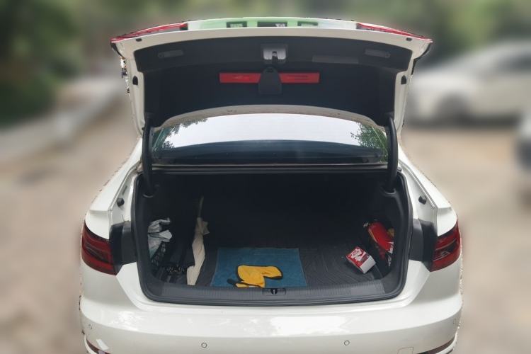 Used Audi A4L 2018 30th Anniversary Edition 40 TFSI Fashion Model Trunk