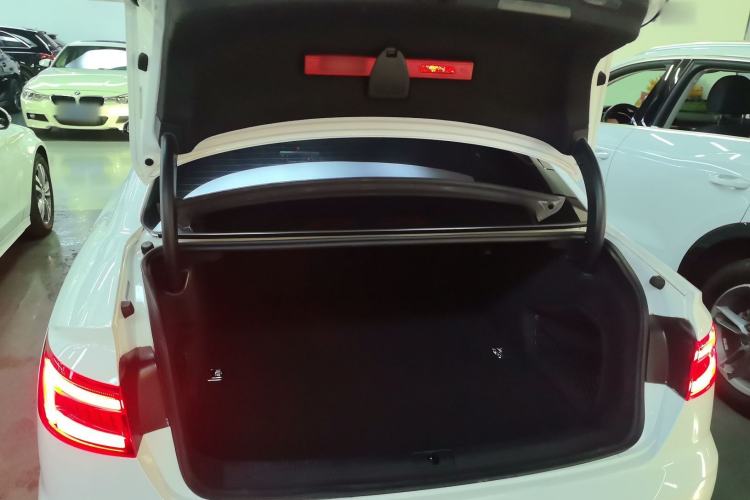 Used Audi A4L 2018 30th Anniversary Edition 40 TFSI Fashion Model Trunk