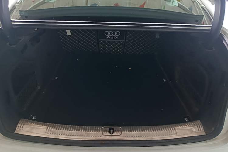 Used Audi A4L 2018 30th Anniversary Edition 40 TFSI Fashion Model Trunk