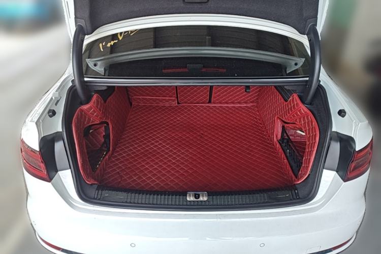 Used Audi A4L 2018 30th Anniversary Edition 40 TFSI Fashion Model Trunk