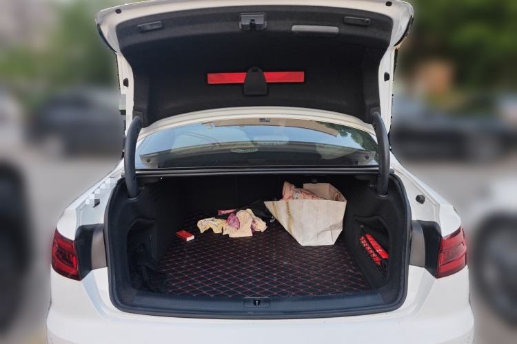 Used Audi A4L 2018 30th Anniversary Edition 40 TFSI Fashion Model Trunk