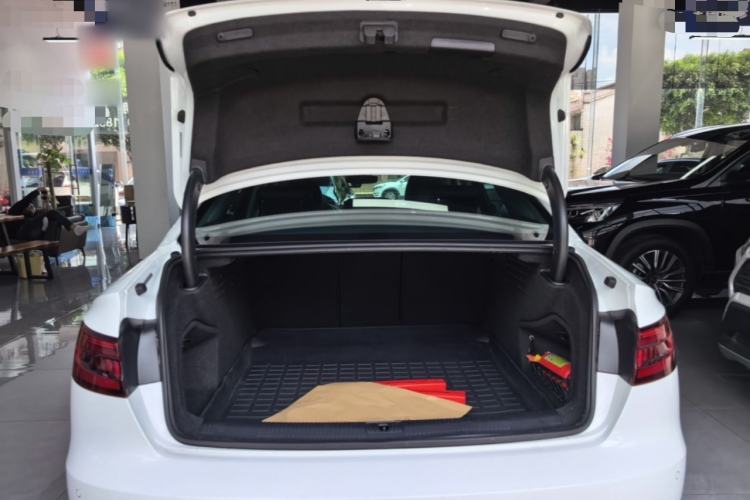 Used Audi A4L 2018 30th Anniversary Edition 40 TFSI Trendy Model Trunk