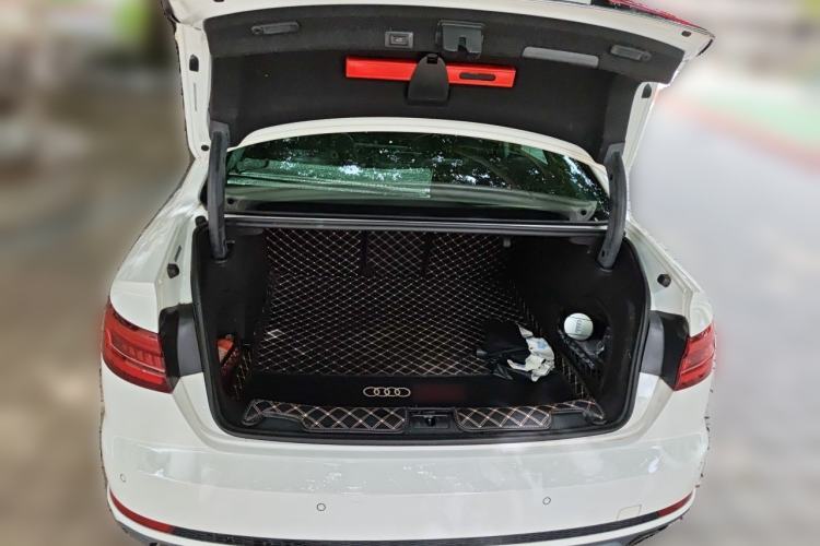 Used Audi A4L 2018 30th Anniversary Edition 40 TFSI Fashion Model Trunk