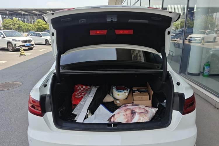 Used Audi A4L 2018 30th Anniversary Edition 40 TFSI Fashion Model Trunk