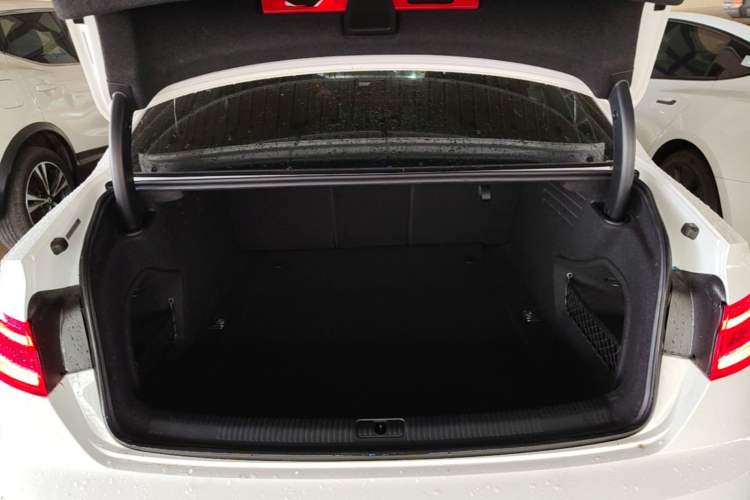 Used Audi A4L 2018 30th Anniversary Edition 40 TFSI Fashion Model Trunk