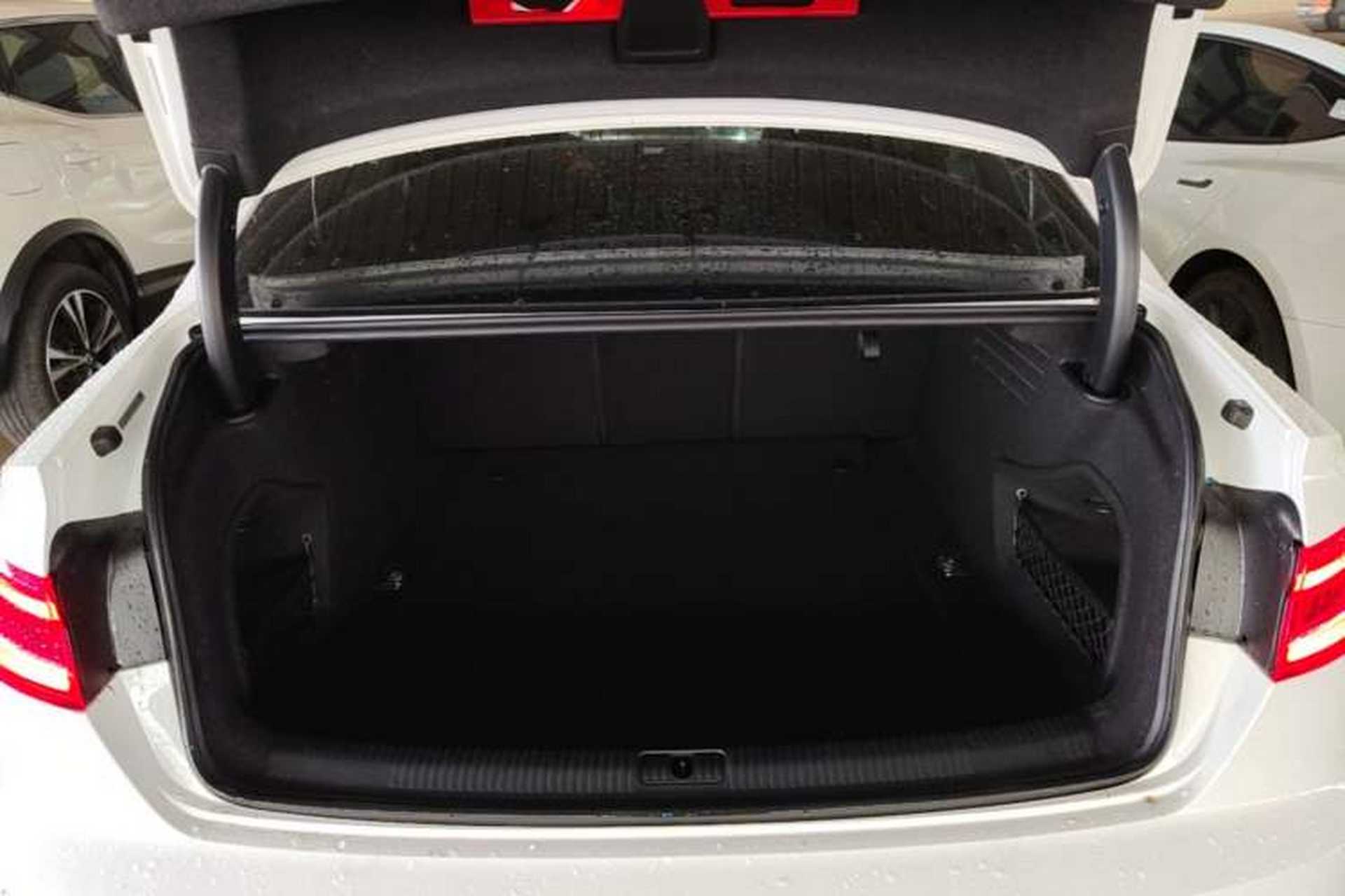 Used Audi A4L 2018 30th Anniversary Edition 40 TFSI Fashion Model Trunk