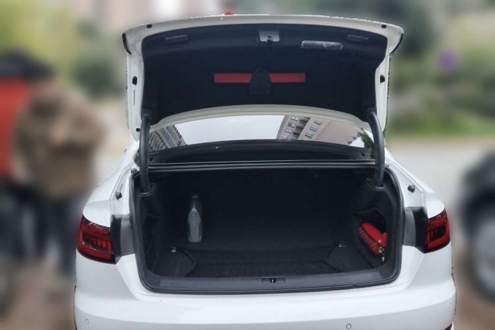 Used Audi A4L 2018 30th Anniversary Edition 40 TFSI Fashion Model Trunk