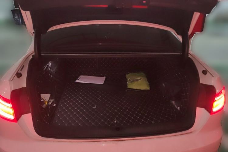 Used Audi A4L 2018 30th Anniversary Edition 40 TFSI Fashion Model Trunk