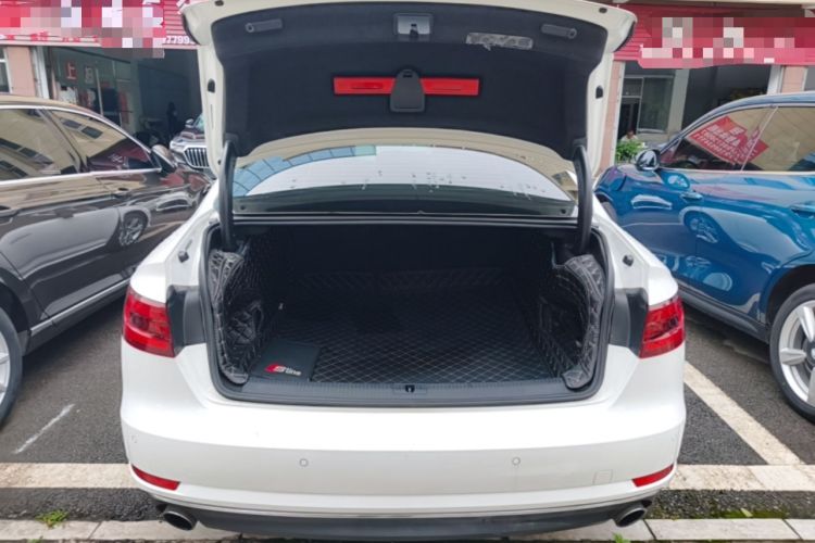 Used Audi A4L 2018 30th Anniversary Edition 40 TFSI Trendy Model Trunk