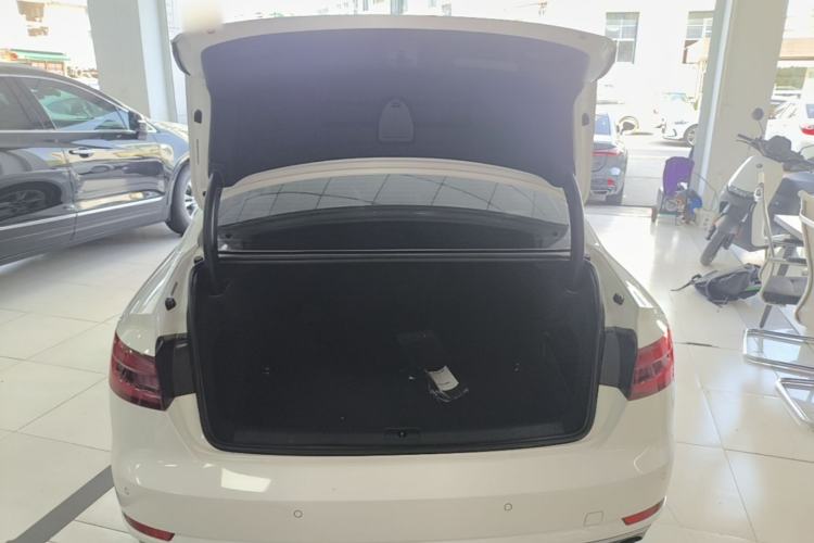 Used Audi A4L 2018 30th Anniversary Edition 40 TFSI Trendy Model Trunk