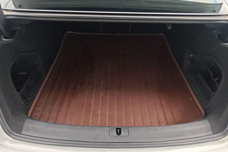 Used Audi A4L 2018 30th Anniversary Edition 40 TFSI Fashion Model Trunk