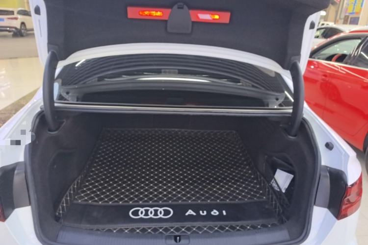 Used Audi A4L 2018 30th Anniversary Edition 40 TFSI Fashion Model Trunk