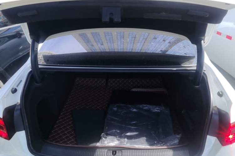 Used Audi A4L 2018 30th Anniversary Edition 40 TFSI Trendy Model Trunk