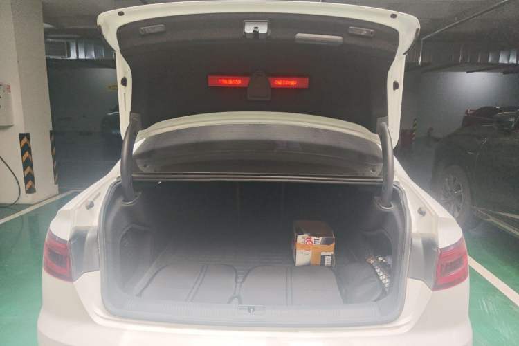 Used Audi A4L 2018 30th Anniversary Edition 40 TFSI Fashion Model Trunk