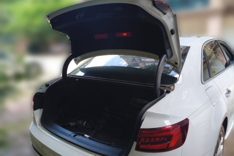Used Audi A4L 2018 30th Anniversary Edition 40 TFSI Fashion Model Trunk