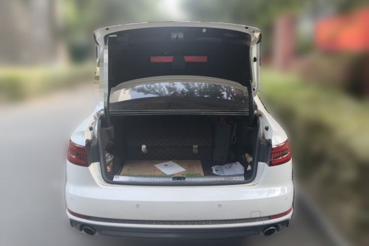 Used Audi A4L 2018 30th Anniversary Edition 40 TFSI Fashion Model Trunk