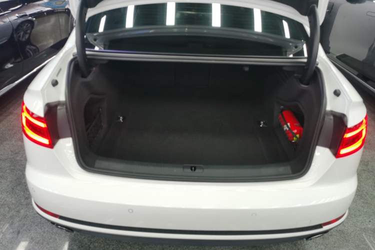 Used Audi A4L 2018 30th Anniversary Edition 40 TFSI Trendy Model Trunk