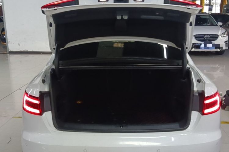 Used Audi A4L 2018 30th Anniversary Edition 40 TFSI Fashion Model Trunk