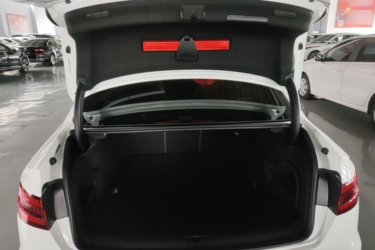 Used Audi A4L 2018 30th Anniversary Edition 40 TFSI Fashion Model Trunk