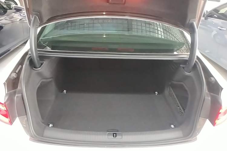 Used Audi A4L 2018 30th Anniversary Edition 40 TFSI Trendy Model Trunk