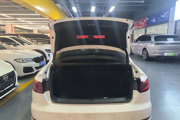 Used Audi A4L 2018 30th Anniversary Edition 40 TFSI Fashion Model Trunk