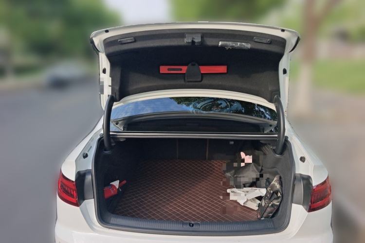 Used Audi A4L 2018 30th Anniversary Edition 40 TFSI Fashion Model Trunk