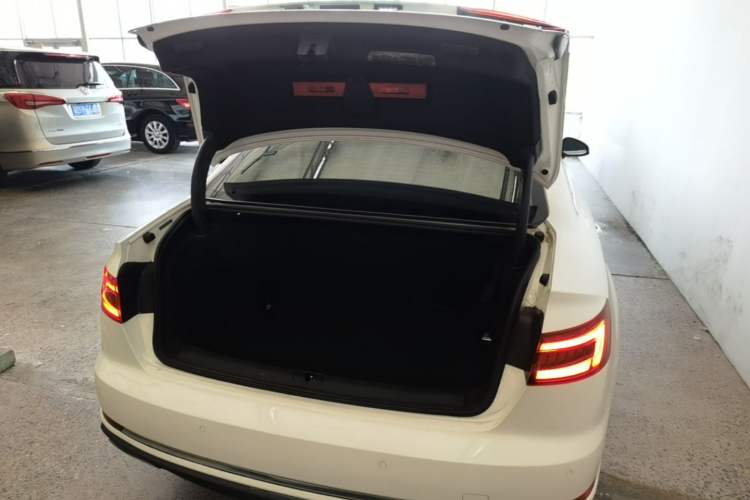 Used Audi A4L 2018 30th Anniversary Edition 40 TFSI Trendy Model Trunk