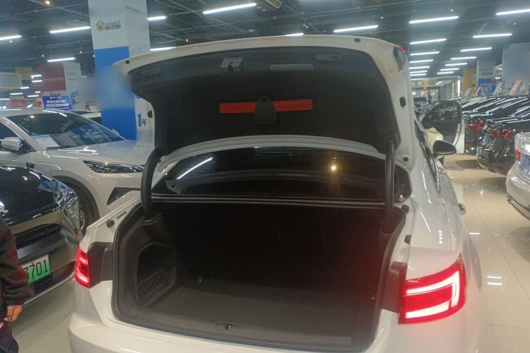 Used Audi A4L 2018 30th Anniversary Edition 40 TFSI Fashion Model Trunk