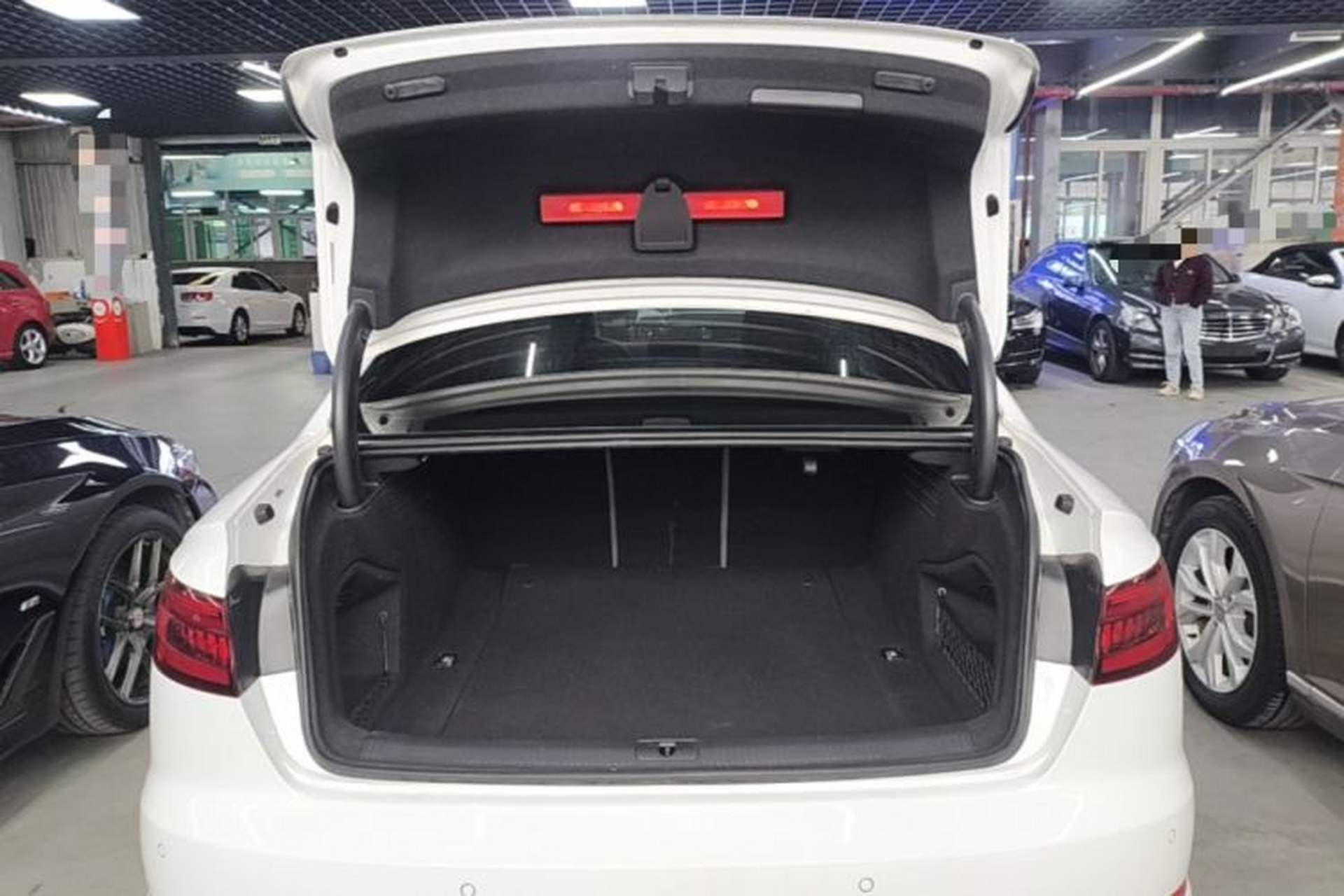 Used Audi A4L 2018 30th Anniversary Edition 40 TFSI Fashion Model Trunk
