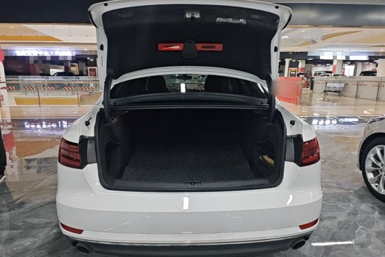 Used Audi A4L 2018 30th Anniversary Edition 40 TFSI Trendy Model Trunk