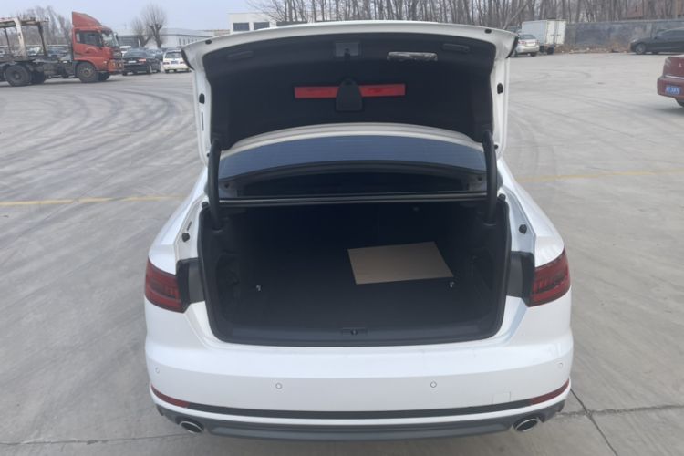 Used Audi A4L 2018 30th Anniversary Edition 40 TFSI Fashion Model Trunk
