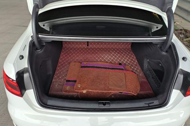 Used Audi A4L 2018 30th Anniversary Edition 40 TFSI Trendy Model Trunk