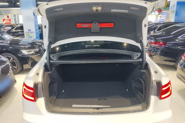Used Audi A4L 2018 30th Anniversary Edition 40 TFSI Fashion Model Trunk